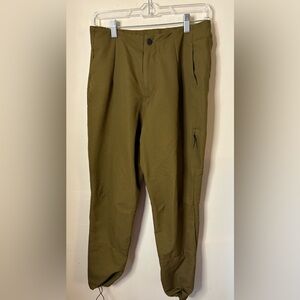Women's Olive Green The North Face Pants Size 6